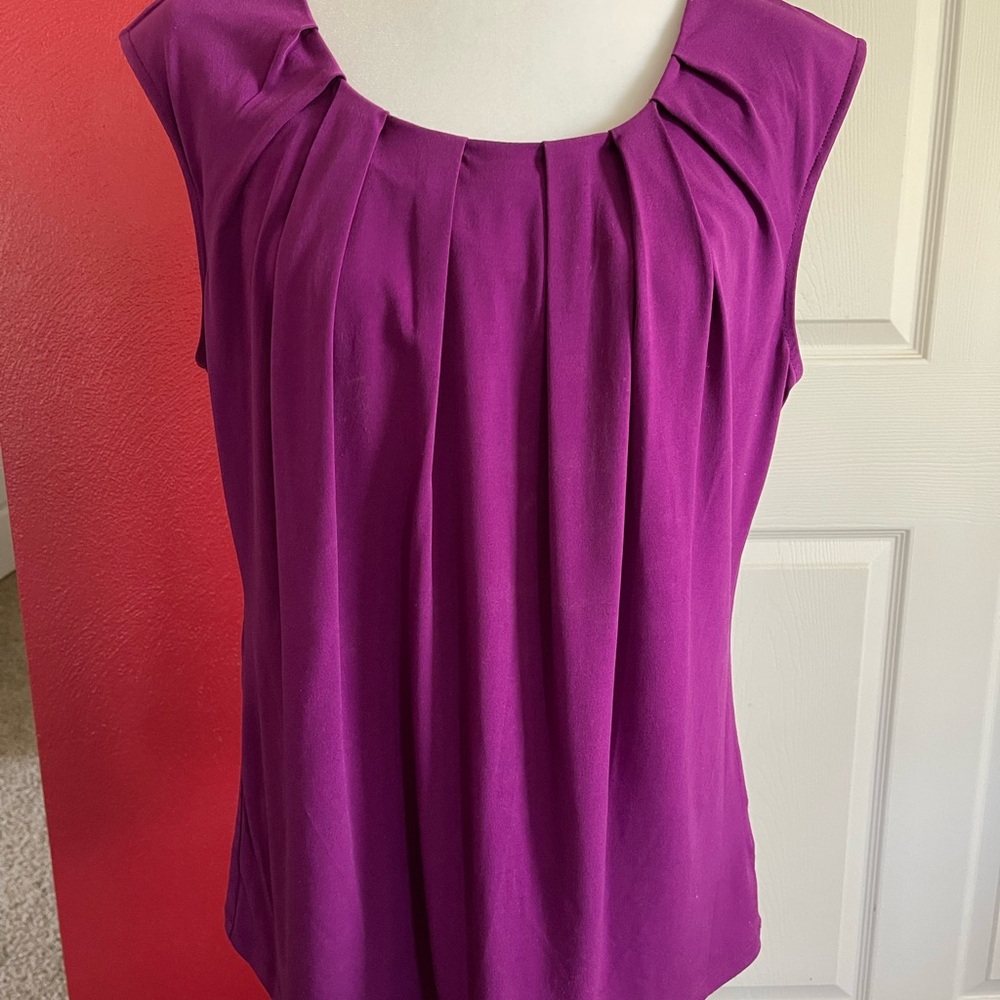 Jones Studio Purple Sleeveless Pleated Blouse